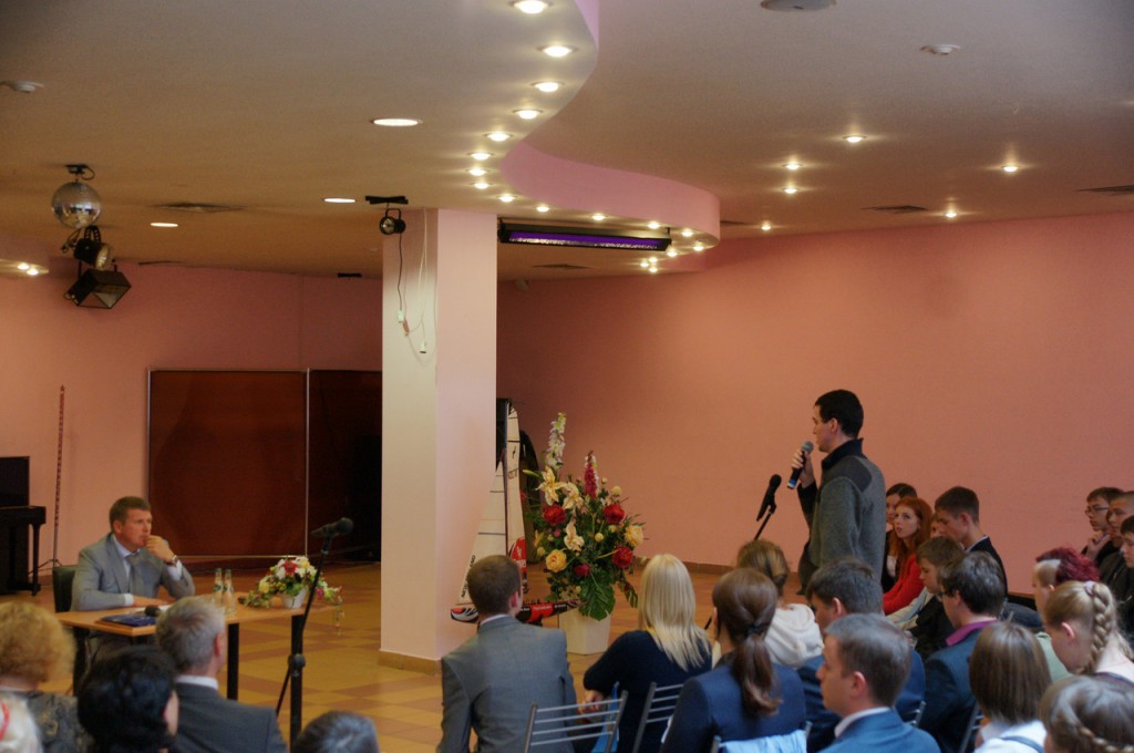 Встреча главы администрации Кронштадтского района В.А. Пониделко с молодежным активом Кронштадта